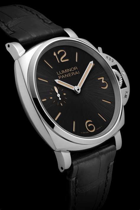 Panerai PAM676 Luminor Due 42mm Stainless Steel.